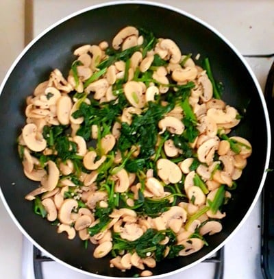 วิธีทำ อกไก่ยัดไส้เห็ดผักโขมชีส mushroom spinach &cheese stuffed chicken  