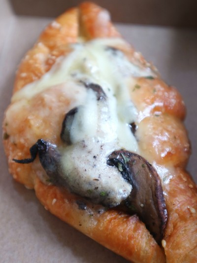Champignon & Truffle Cheese Croissant