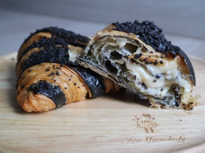 Black Truffle Cream Croissant