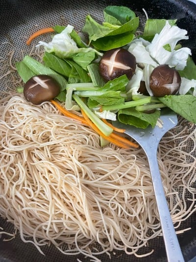 วิธีทำ ผัดหมี่ฮ่องกงเจ 🥢 วิธีทำ ผัดหมี่ฮ่องกงเจ 🥢