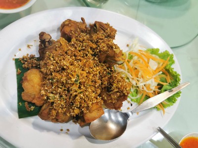 อาหาร หรือ เครื่องดื่ม