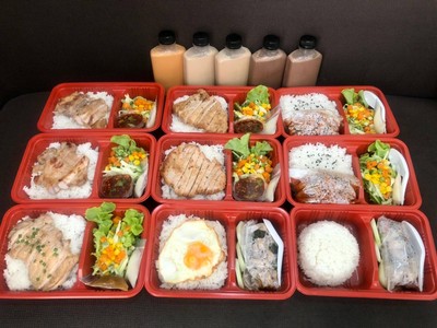 ข้าวหน้าหมูย่าง จิ้มแจ่ว
