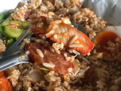 ข้าวหมูแดง หมูกรอบ ใส่ทุกอย่าง