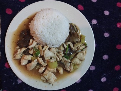 ไก่ผัดขิง