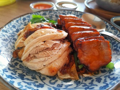 ไก่อบไหหนาน & หมูแดง Roast Chicken & Char Siew M