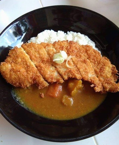 ข้าวแกงกระหรี่ปลาทอด