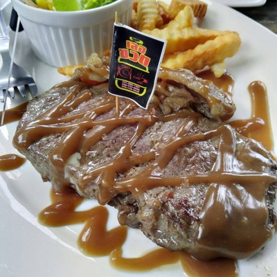 สเต็กเนื้อสันนอก (เนื้อนอก)