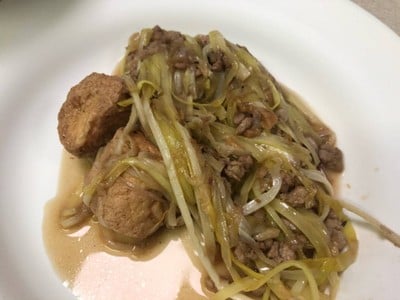 กุยช่ายขาวผัดเต้าหู้หมูสับ