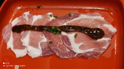หมูสันคอพริกไทยดำ