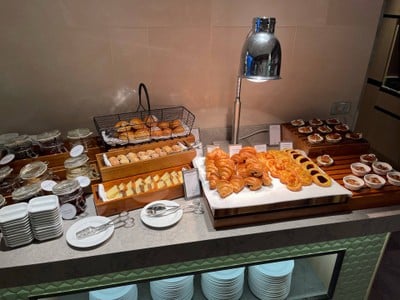 International breakfast buffet