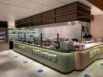 International breakfast buffet