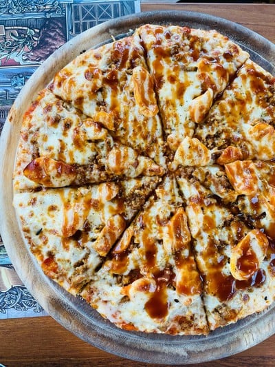 พิซซ่ารวมเนื้อ