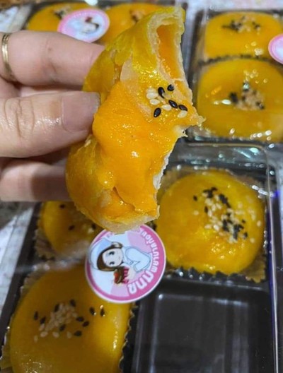 เปั๊ยะลาวาไส้ทะลัก 12 ลูก