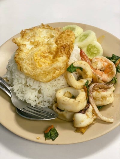 กระเพราทะเลไข่ดาว