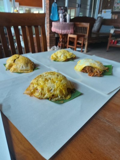 ผัดไทยห่อไข่หมู