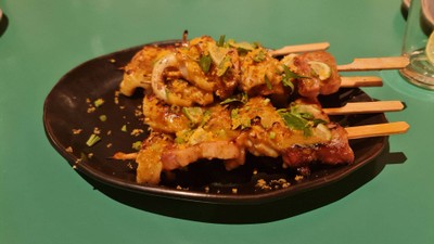 หมึกหอม และหมูรมควันย่าง ผงกะหรี่