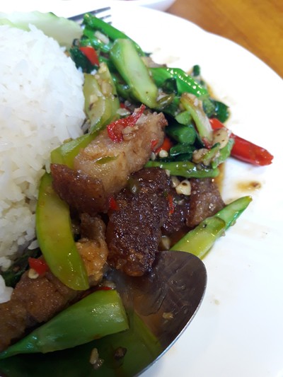 อาหาร หรือ เครื่องดื่ม