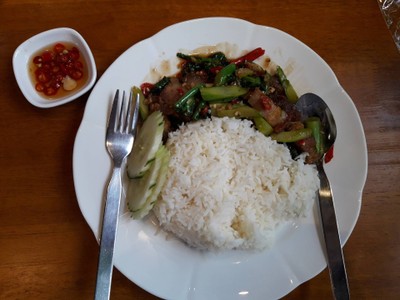 อาหาร หรือ เครื่องดื่ม