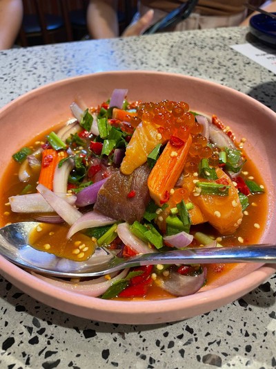 ยำบุษบามหาสมุทร
