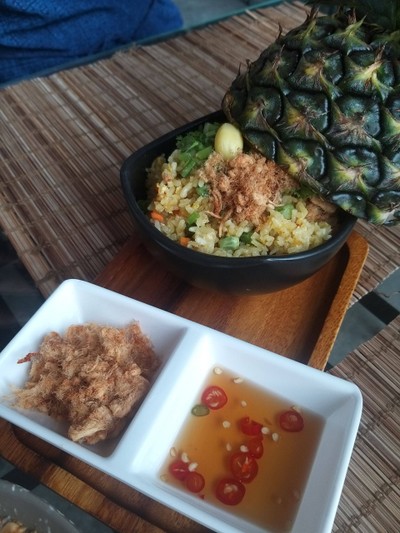 ข้าวผัดสัปปะรด