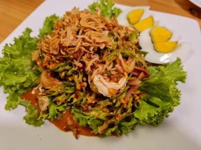 ยำถั่วพูกุ้งสด