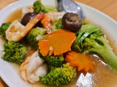 บล็อคโคลี่ผัดกุ้ง