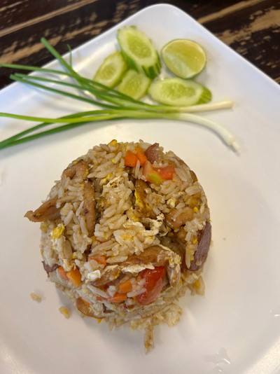 ข้าวผัดโบราณอิ่มอุ่น