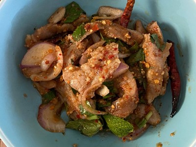 น้ำตกคอหมูย่าง