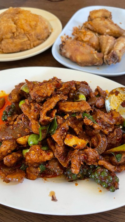 ผัดเผ็ดหมูป่า