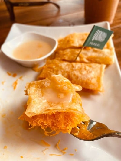 เมนูของร้าน Prakai Cafe & Cuisine ร่มเกล้า