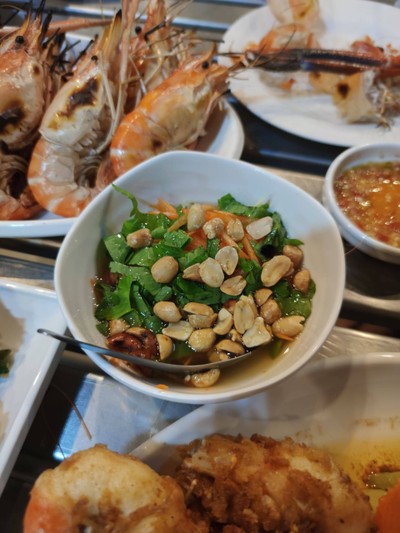 อาหาร หรือ เครื่องดื่ม