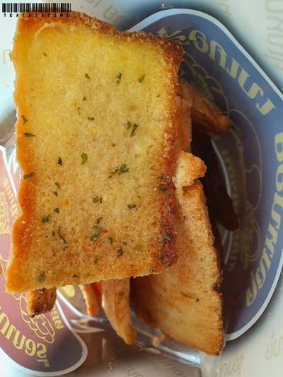 ขนมปังกรอบเนยกระเทียม