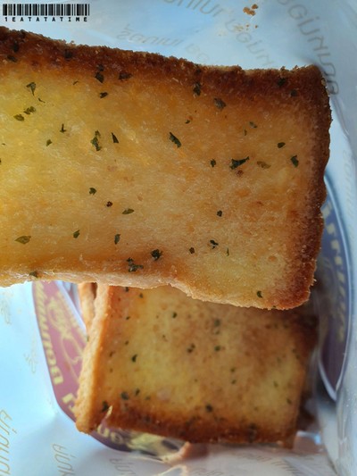 ขนมปังกรอบเนยกระเทียม