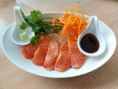 อาหาร หรือ เครื่องดื่ม
