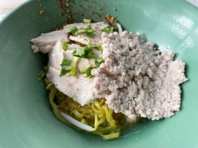 บะหมี่แห้ง