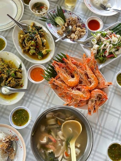 ร้านอาหารวันเพ็ญ Bangsare, Sattahip
