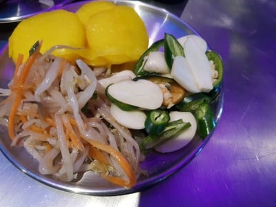 อาหาร หรือ เครื่องดื่ม