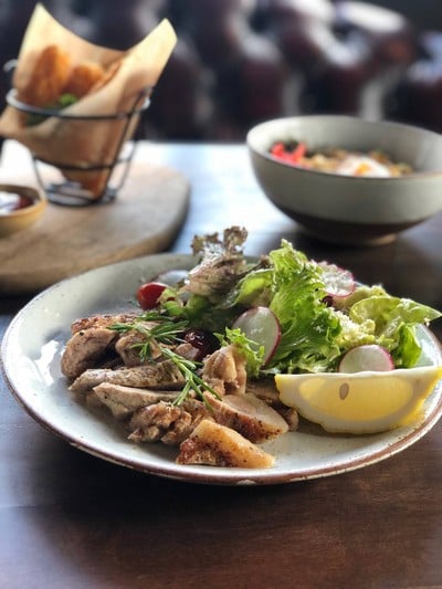 สลัดหมูย่าง.