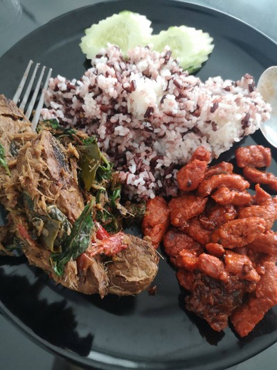 ไก่นึ่งไต้น้ำ