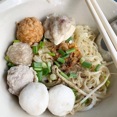 เมนูของร้าน เจ๊เพ็ญ ก๋วยเตี๋ยวจีนแคะ หมูตุ๋น สูตรอาโผ่