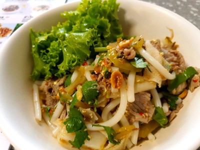 ยำเส้นขนมจีน(เนื้อ)
