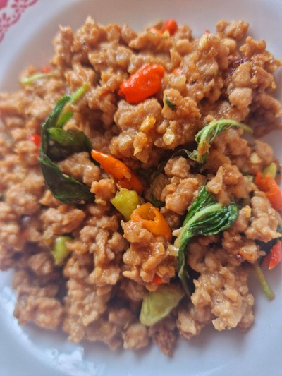 กระเพราหมูสับ