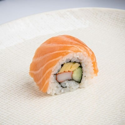 R9ซูชิแซลมอนโรล 3 คำ