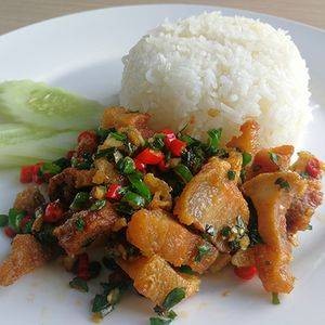 สามชั้นผัดพริกสด.ราดข้าว