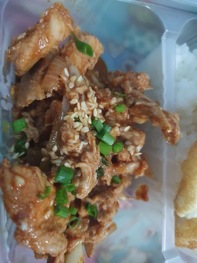 หมูผัดซอสเกาหลีกับข้าว