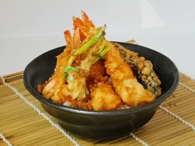 ข้าวหน้ากุ้งเทมปุระกับมิโซะซุป