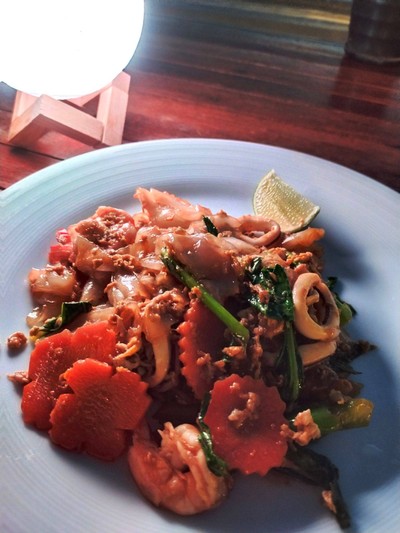 ผัดซีอิ๋วทะเล 120.-