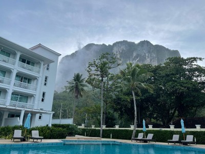 สระว่ายน้ำ/ชายหาด