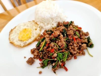 อาหาร หรือ เครื่องดื่ม