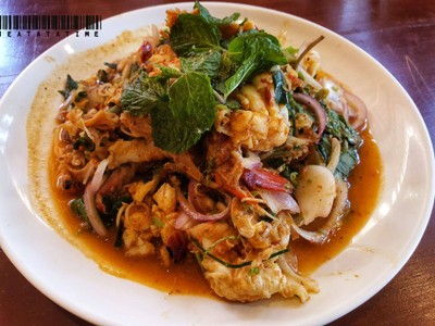 Seasoned shrimp in lemongrass salad